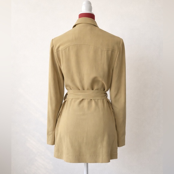Vintage MOSCHINO Cheap & Chic Beige Belted Jacket Size 10 - Picture 5 of 10